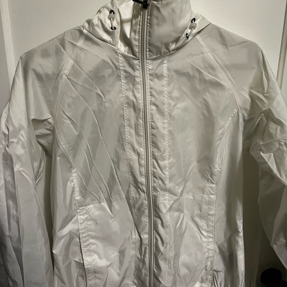 Colombia Windbreaker - Picture 2 of 4